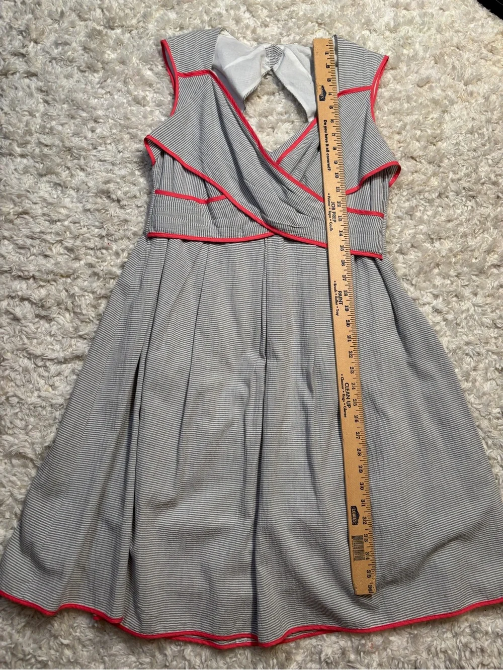 Jessica Simpson Gray Dress with Coral Trim